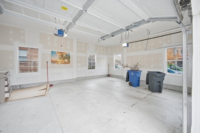 Building Photo - 8057 Pleasant Dr