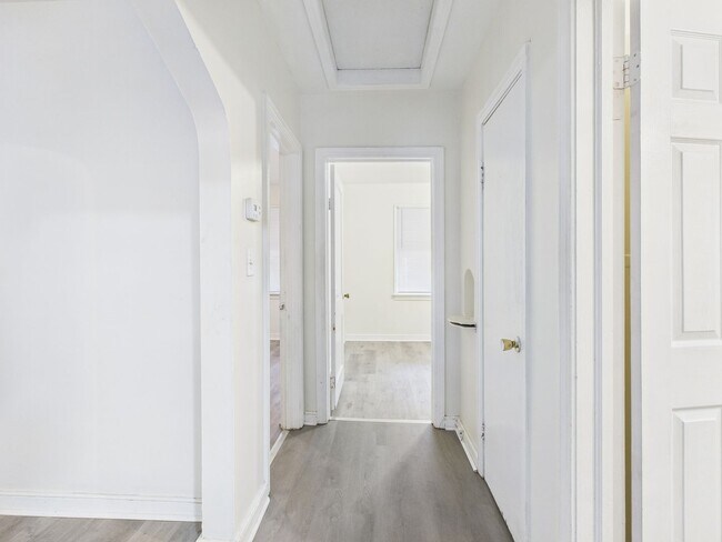 Building Photo - 26 Spring St