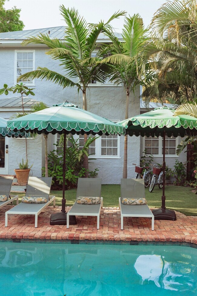 Building Photo - 446 27th St