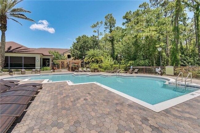 Building Photo - Gorgeous  Forest View, Wood Floors  1/1 condo for RENT @The Crest close to UCF.