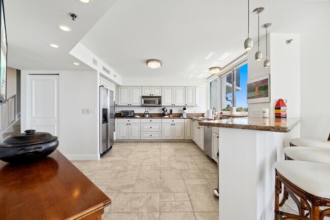 Building Photo - 2565 S Ocean Blvd