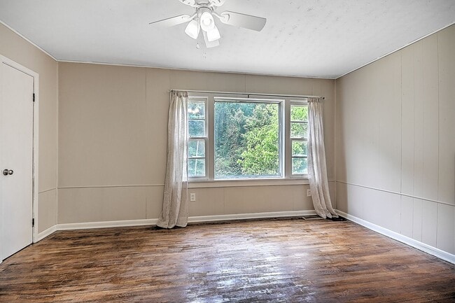 Building Photo - 707 Tuggle Hill Rd