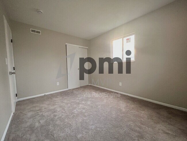 Building Photo - 822 Whitethorne Ave