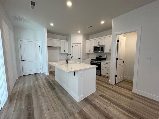 Building Photo - 6134 Red Sand Ln