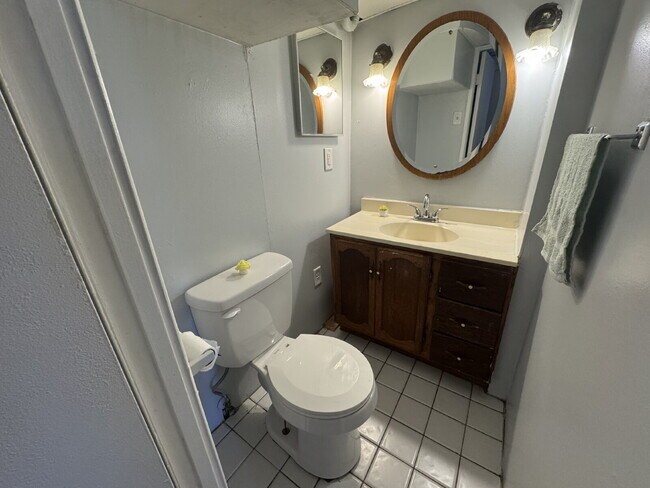 Building Photo - "Your Own Little Hideaway" — Private 2 Bed Home with Balcony & Yard