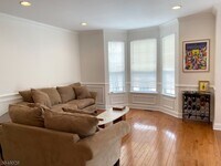 Building Photo - 4 Cummington Ln