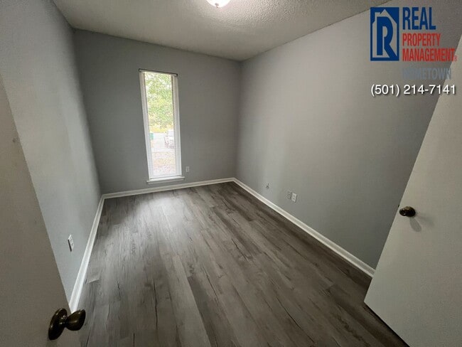 Building Photo - 2714 John Ashley Dr
