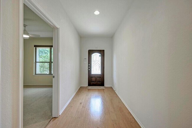 Building Photo - 2119 Howell Mountain Dr