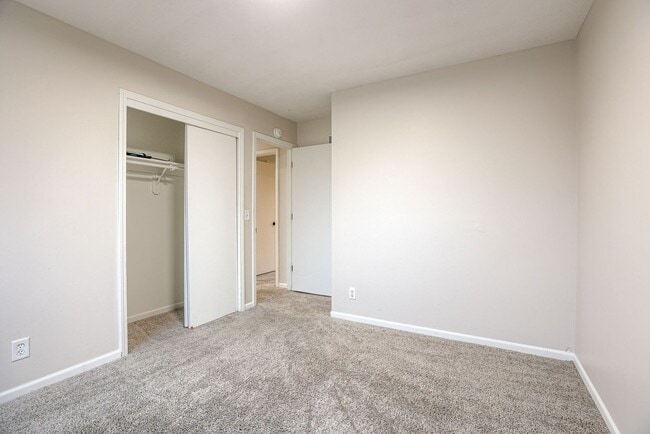 Building Photo - 7926 Primrose Ct