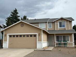 Building Photo - 4 bedroom 2.5 bath in NW Suburban Reno