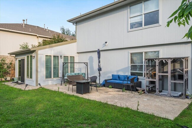 Building Photo - 922 Satellite View