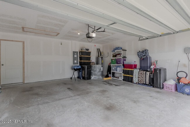 Building Photo - 3348 Lawton Pl