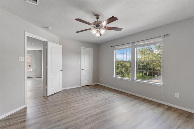 Building Photo - 2721 Sandberry Dr