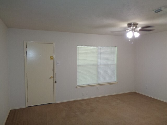 Building Photo - 20107 Beechview Ln