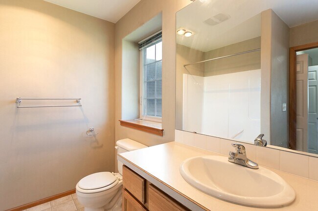 Building Photo - 4715 Bedford Ave