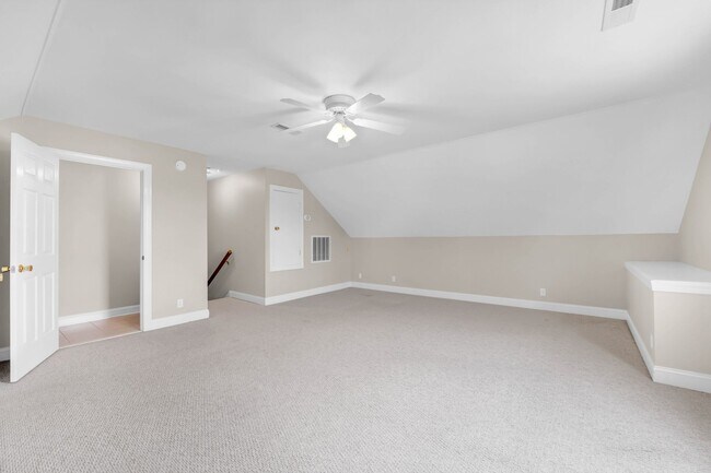 Building Photo - 4276 N Woodstock Dr