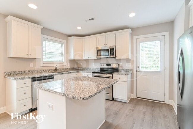 Building Photo - 1007A W A St