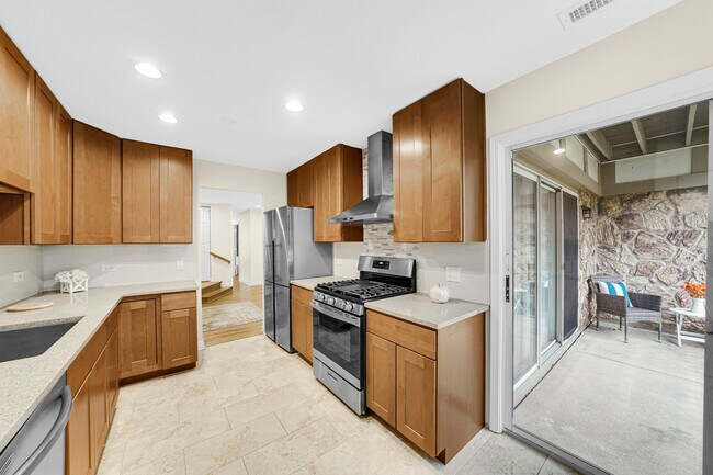 Building Photo - 1257 N Streamwood Ln