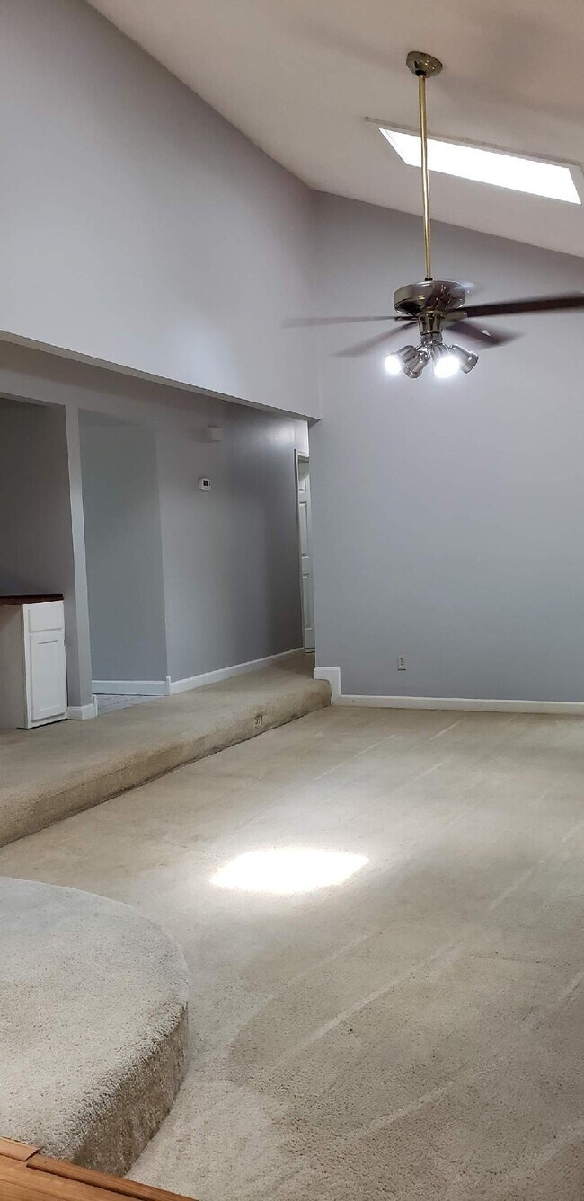 Building Photo - 8734 Lantern Lite Pkwy