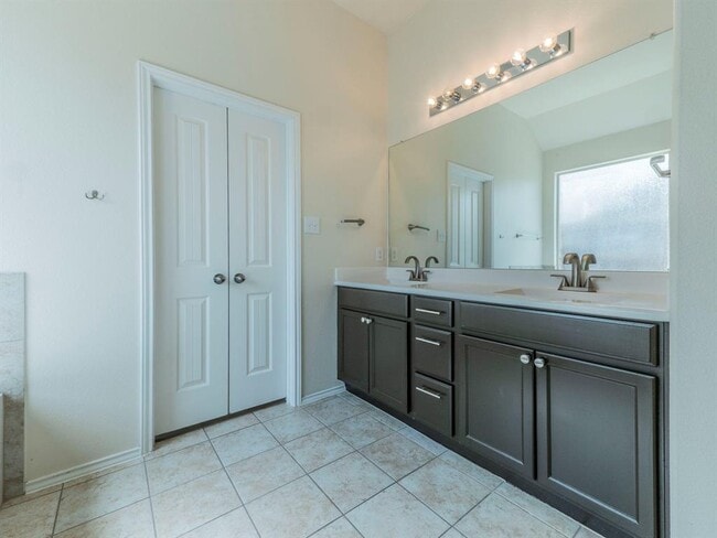 Building Photo - 18705 Falcon Pointe Blvd