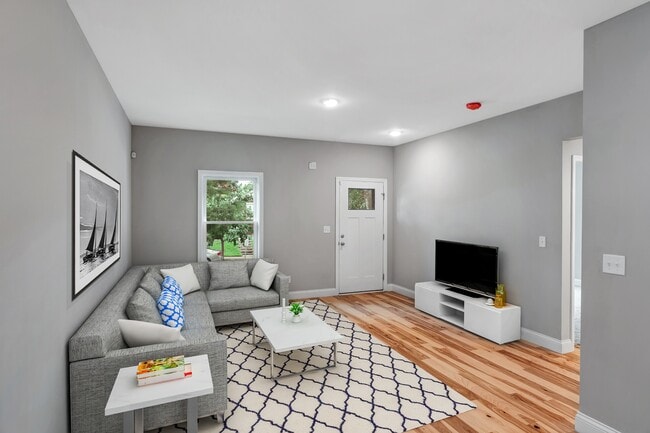 Building Photo - 3409 Juniata St - B