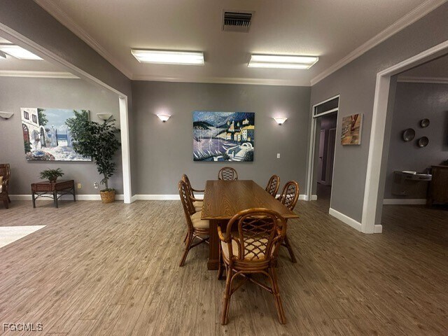 Building Photo - 14831 Park Lake Dr