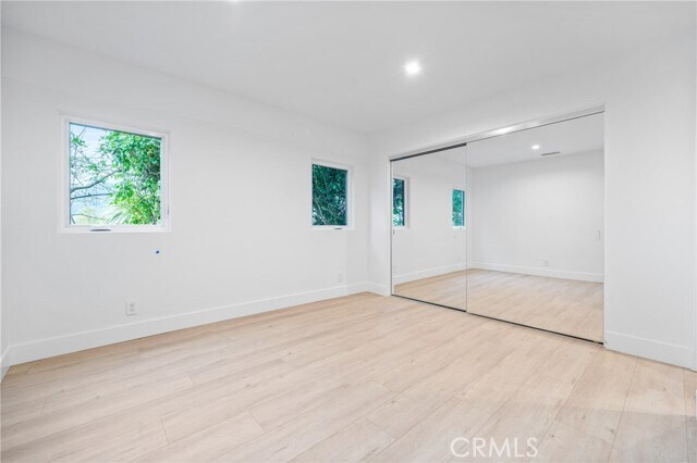 Building Photo - 400 Loma Terrace