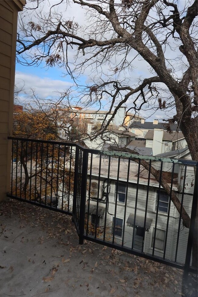 Building Photo - 2802 Nueces St