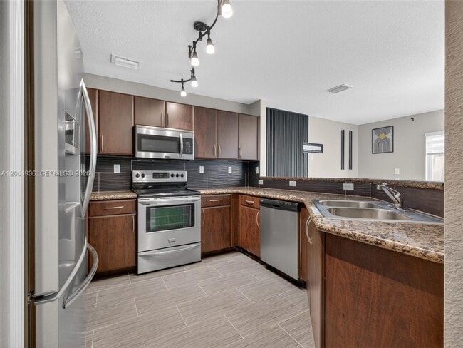 Building Photo - 3004 SW 129th Way