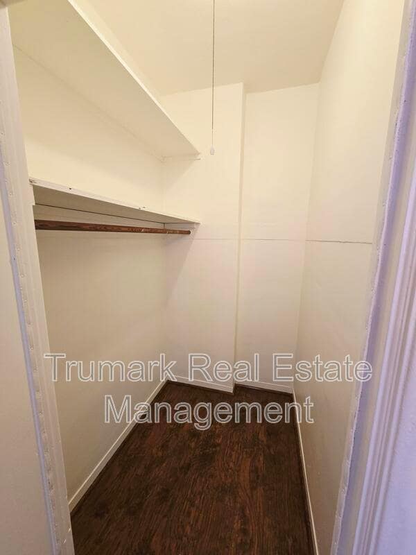 Building Photo - 4315 Avocado St