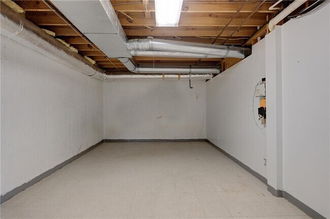 Building Photo - 5795 Dovnick Dr SW