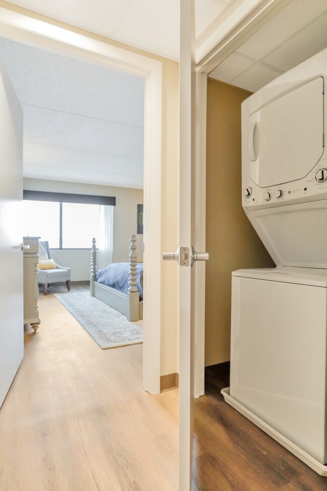 Building Photo - 1718 Underpass Way