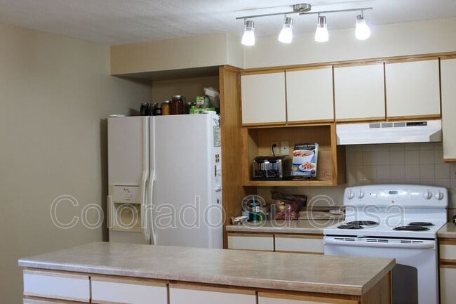 Building Photo - 360 W Rockrimmon Blvd