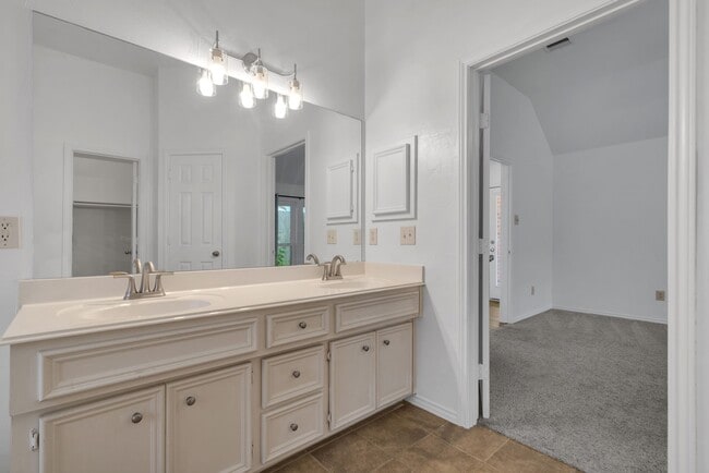Building Photo - 28223 Fantail Dr
