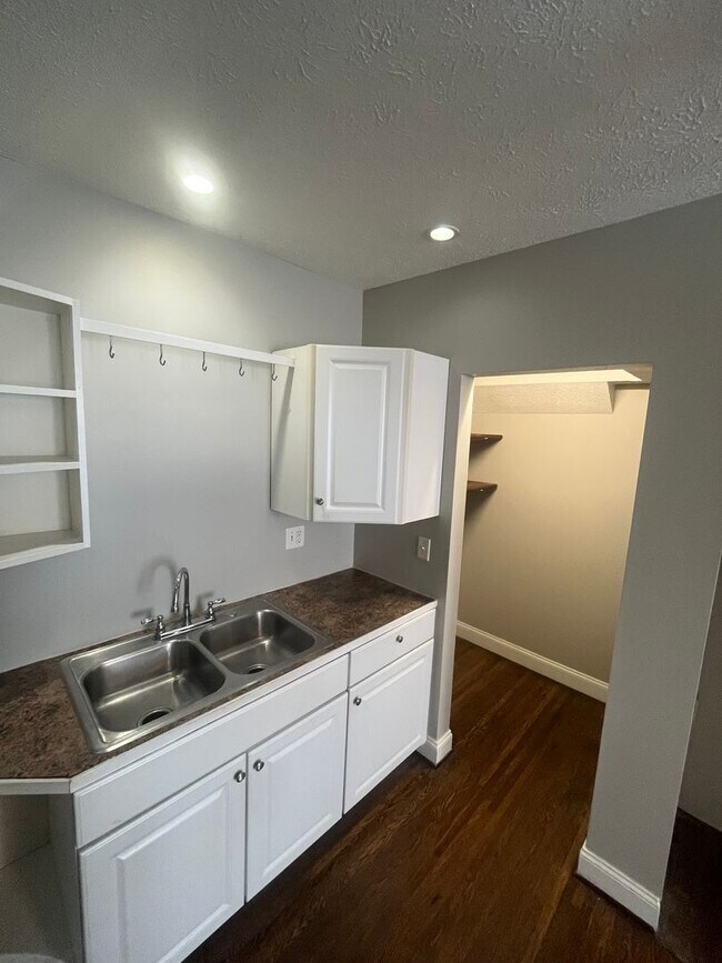 Building Photo - 55 Edmonds St