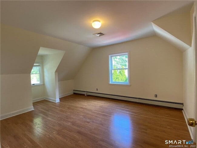 Building Photo - 63 Valley Rd