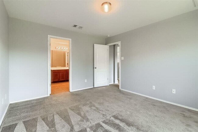Building Photo - 3308 Barksdale Dr