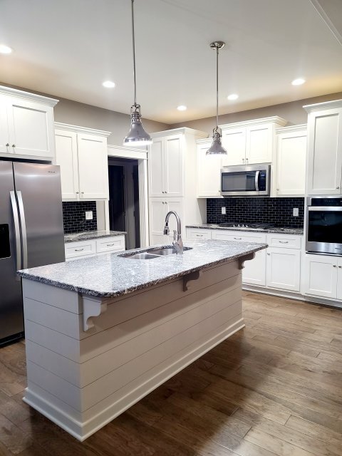 Building Photo - 620 Montrose Dr