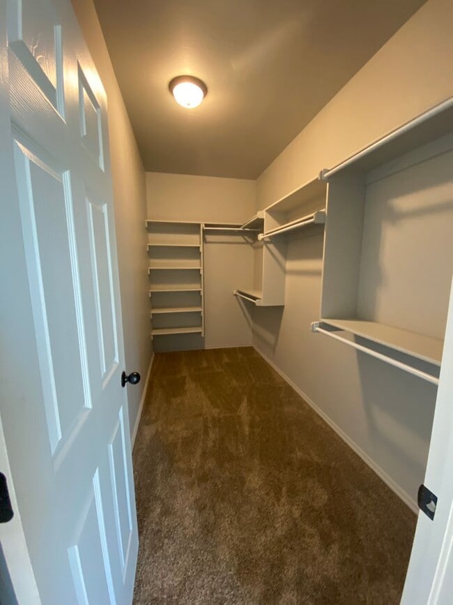 Building Photo - 3 bedroom and 2 bathroom duplex in El Reno!