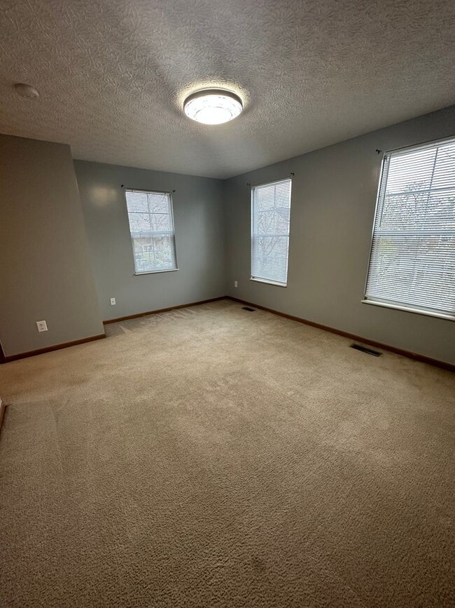 Building Photo - Introducing a stunning three-bedroom, two and a half bathroom home for rent in Columbus, OH!