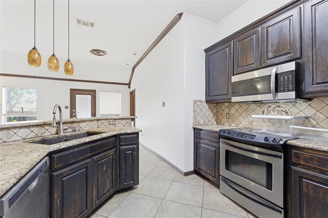 Building Photo - 9008 Winding River Dr