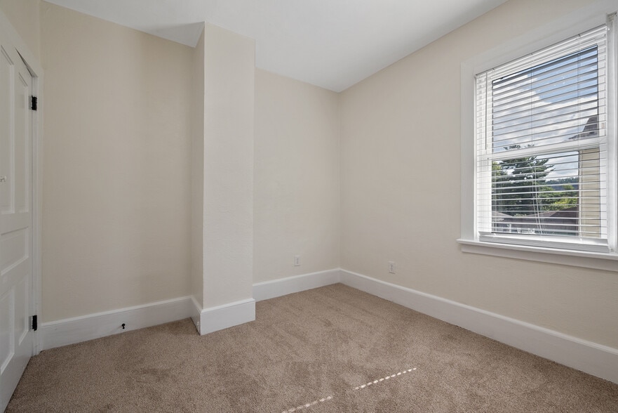 Building Photo - 503 3rd Ave