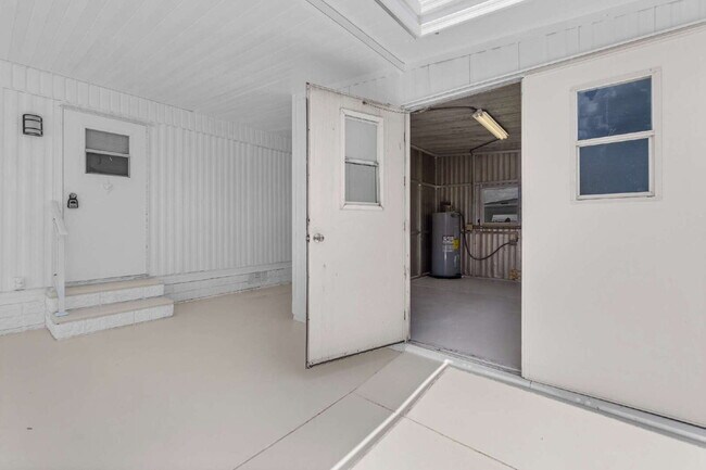 Building Photo - Affordable 2BR/1BA in Orange Blossom section of The Villages