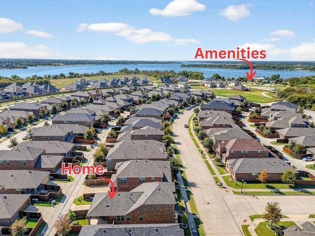 Building Photo - 2209 Barx Dr