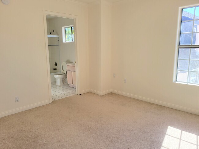 Bedroom #4 + Bathroom - 19250 W Oxnard St