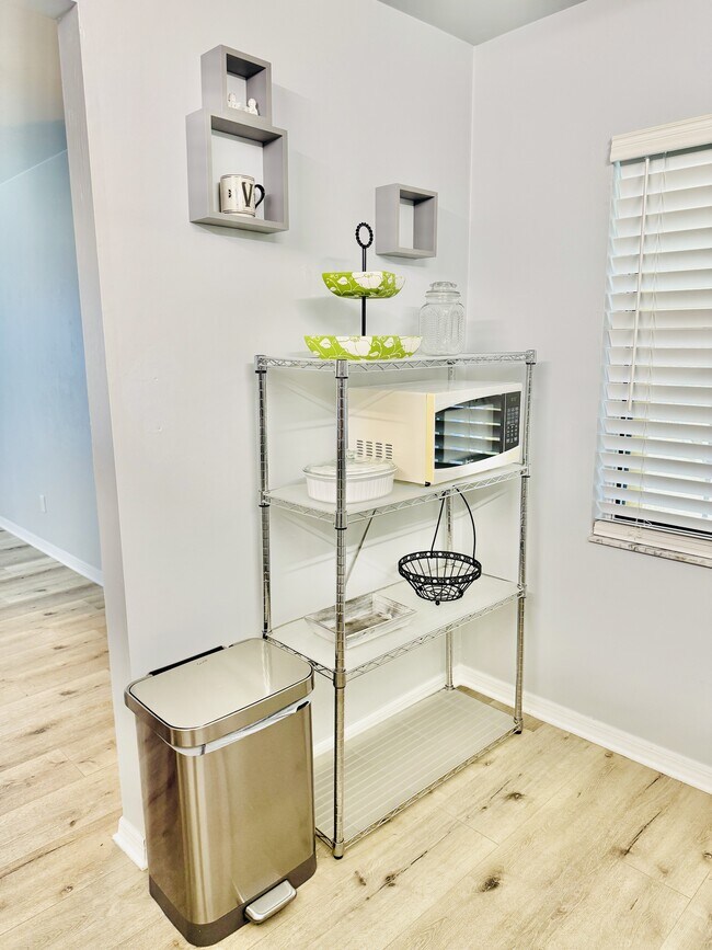 Building Photo - 2750 Kings Lake Blvd