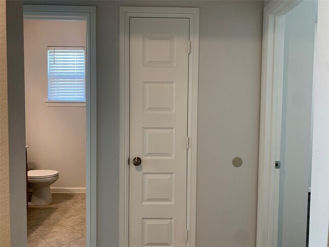 Building Photo - 18807 Fulvetta Haven Way