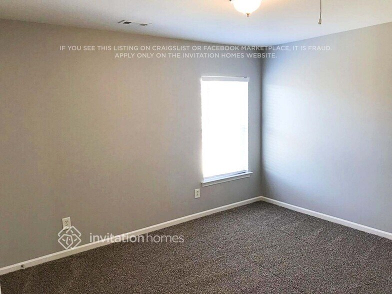 Building Photo - 717 Perth Dr