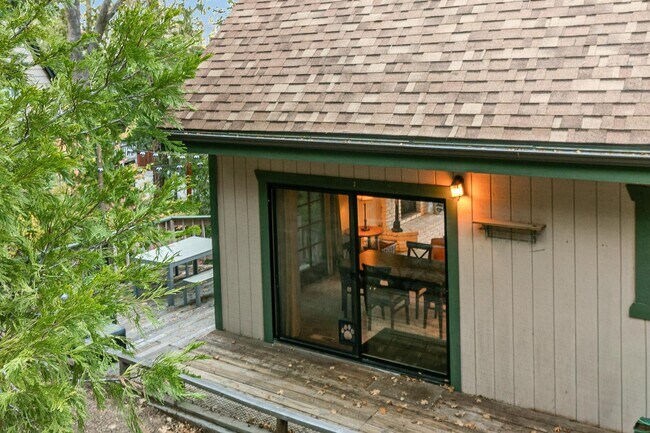 Building Photo - 117 A Ln