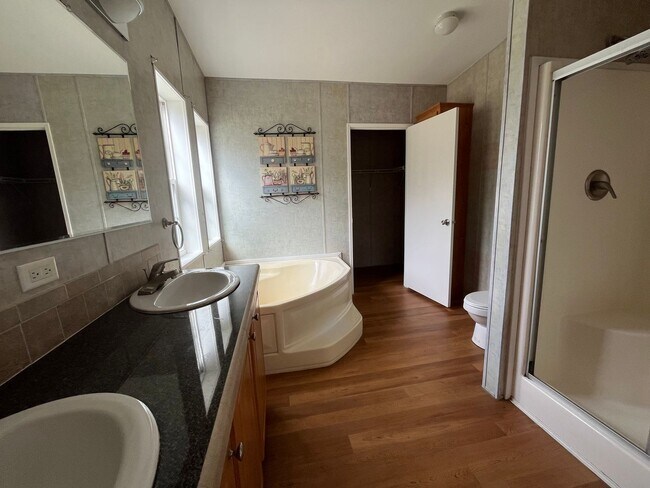 Building Photo - Spacious 4-Bedroom, 2-Bath Manufactured Ho...